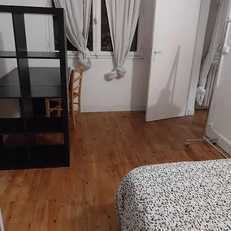 Proche Metro Et Centre Apartment *